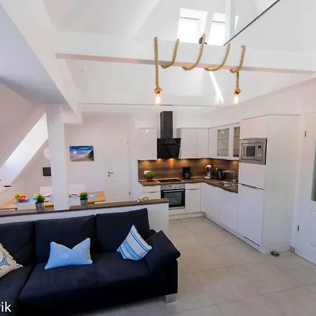 Galerieferienwohnung Bonfire Im Herzen Des Ostseebades *